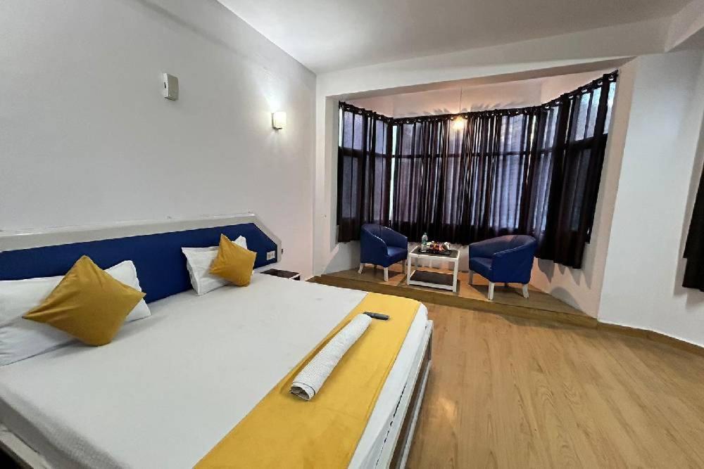 Hotel Kalinga Intercontinental Manāli Esterno foto