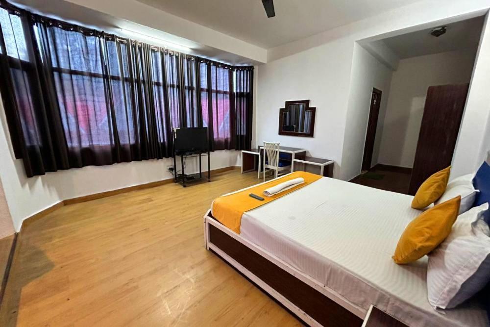 Hotel Kalinga Intercontinental Manāli Esterno foto