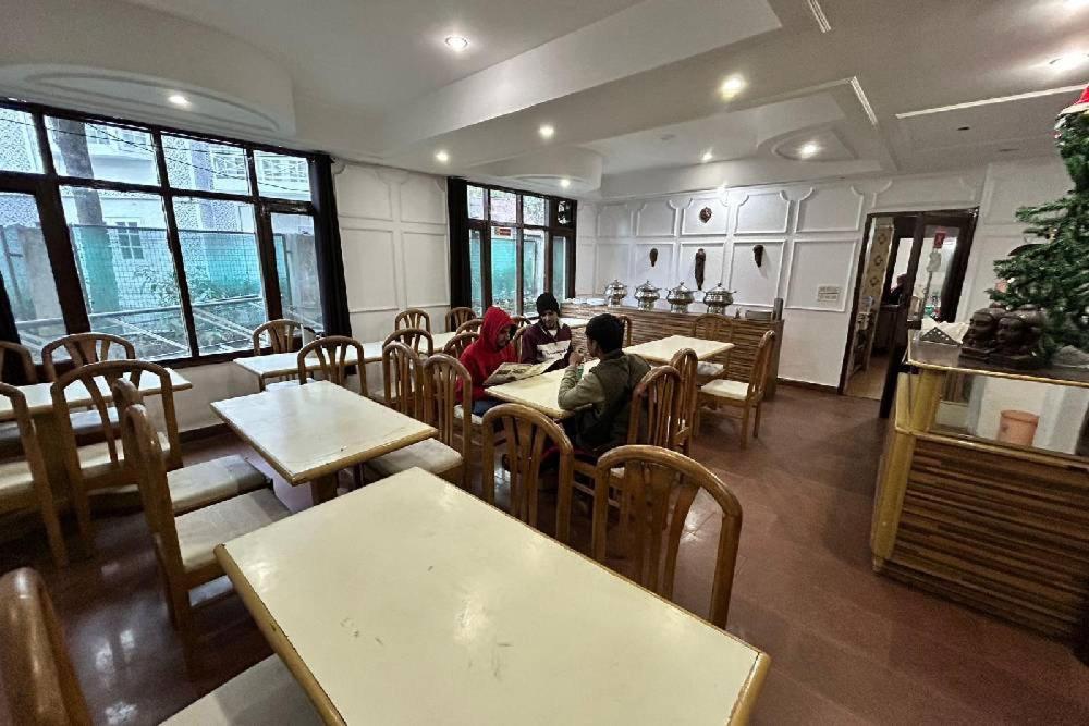 Hotel Kalinga Intercontinental Manāli Esterno foto